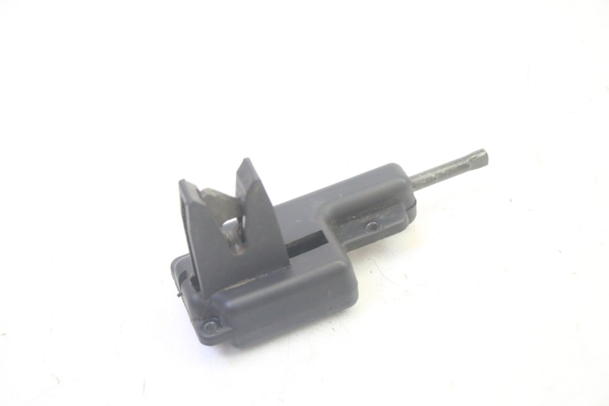 photo de CERRADURA DE ASIENTO PIAGGIO ZIP 4T 50 (2018 - 2020) - Detalle de la pieza