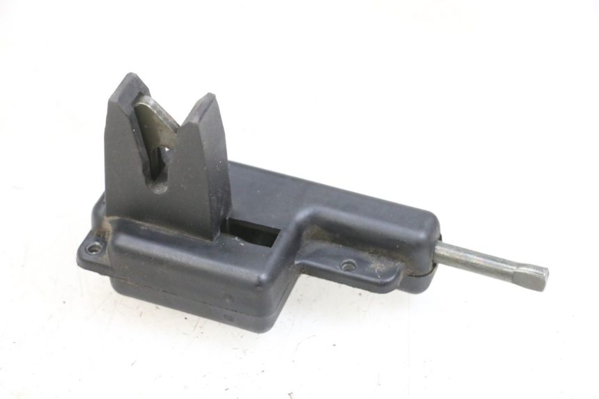 photo de CERRADURA DE ASIENTO PIAGGIO ZIP 4T 50 (2018 - 2020) - Otra perspectiva