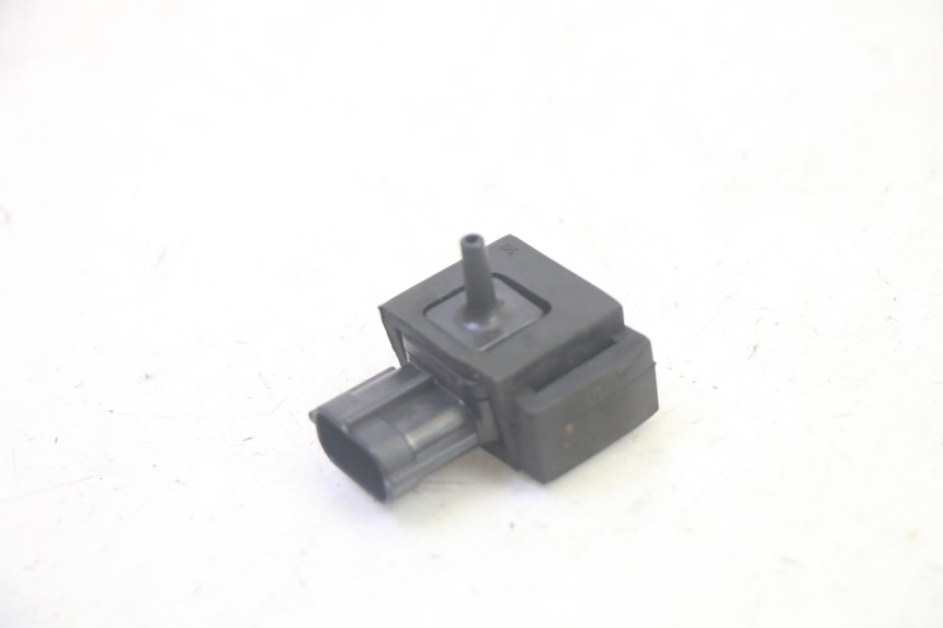 photo de SENSOR DE PRESIÓN DE AIRE SUZUKI BURGMAN 125 (2007 - 2014) - Detalle de la pieza