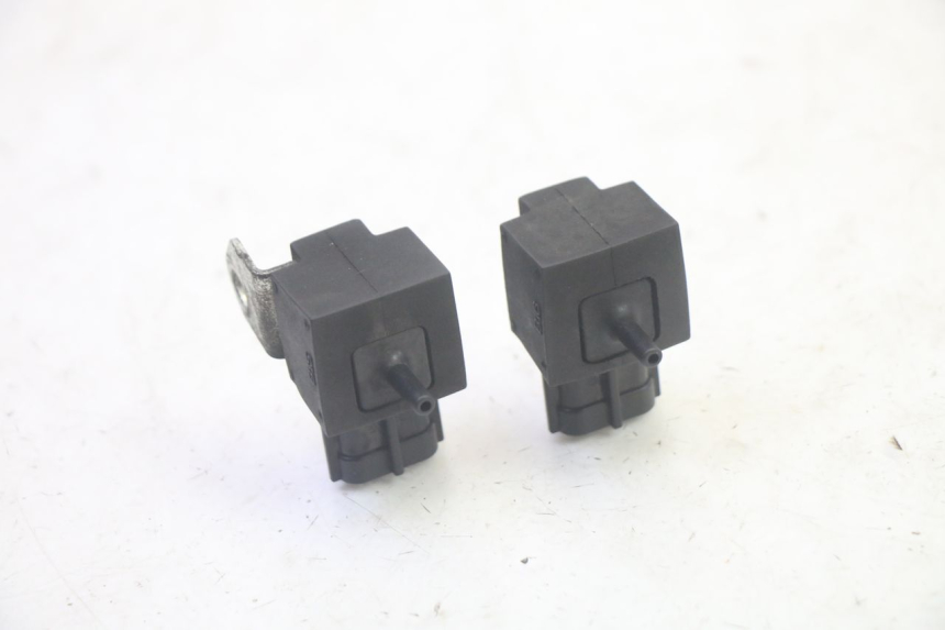 photo de SENSOR PRESION AIRE SUZUKI BURGMAN EXECUTIVE ABS 650 (2006 - 2012) - Zoom estado de uso