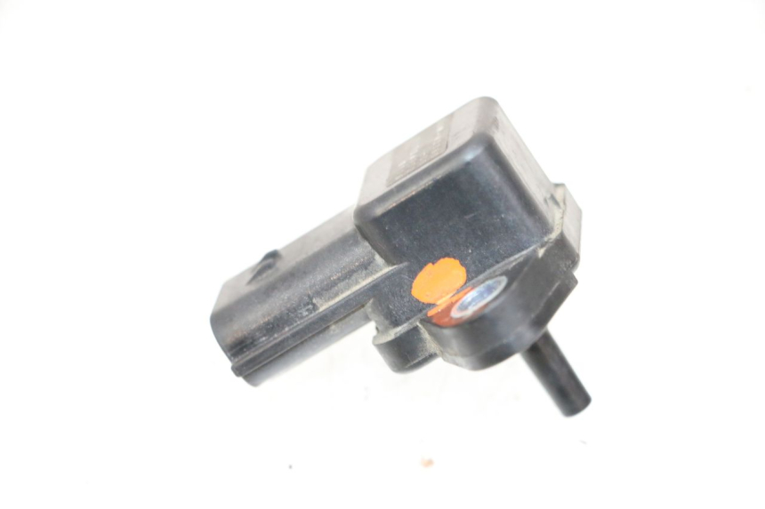 photo de SENSOR DE PRESIÓN DE AIRE YAMAHA FJR ABS 1300 (2006 - 2012) - Primer plano técnico