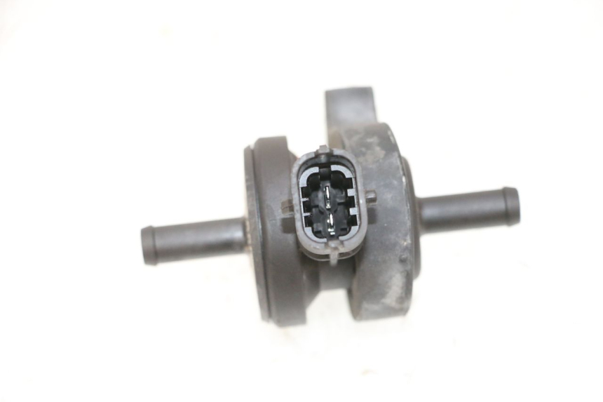 photo de SENSOR PRESION AIRE PIAGGIO MP3 HPE 300 (2019 - 2026) - Otra perspectiva