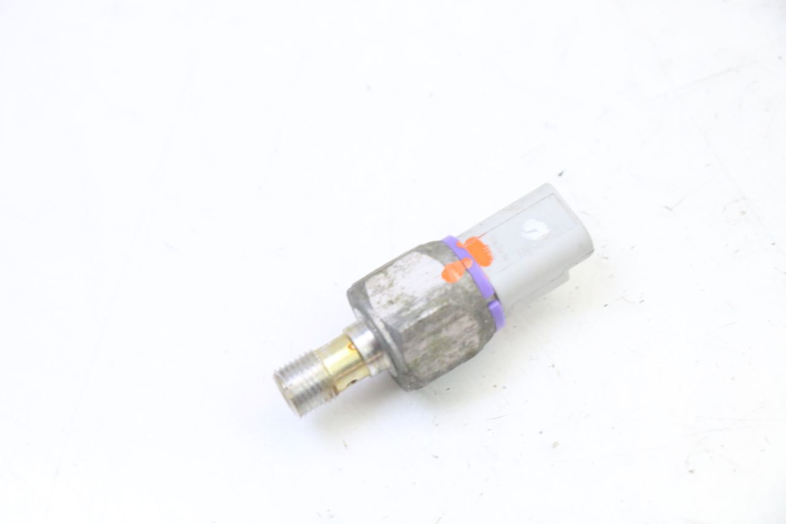 photo de SENSOR DE PRESIÓN DE ACEITE DE FRENO PIAGGIO MP3 RL 250 (2007 - 2010)