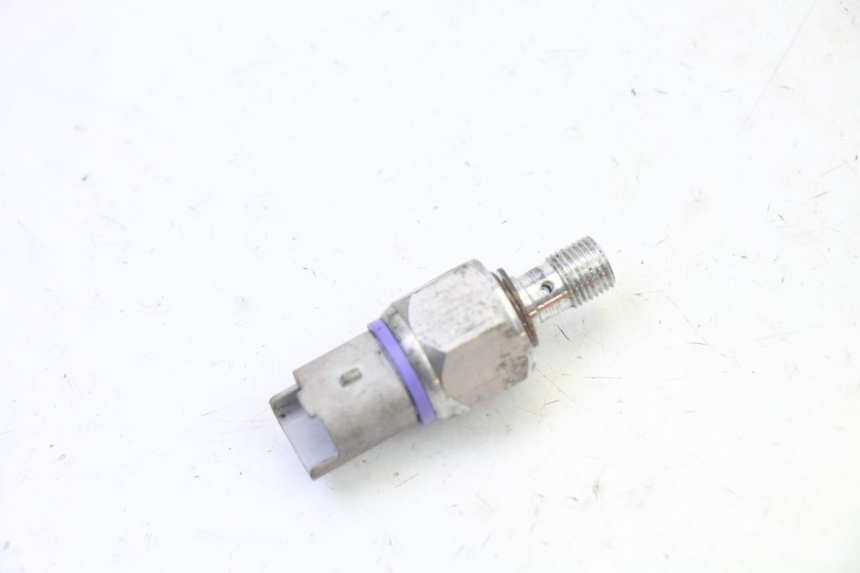 photo de SENSOR DE PRESIÓN DE ACEITE DE FRENO PIAGGIO MP3 125 (2006 - 2014)