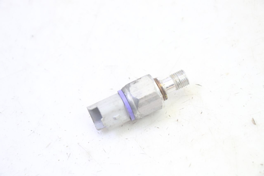 photo de FRENO SENSOR PRESION ACEITE PIAGGIO MP3 500 (2016 - 2018) - Otra perspectiva