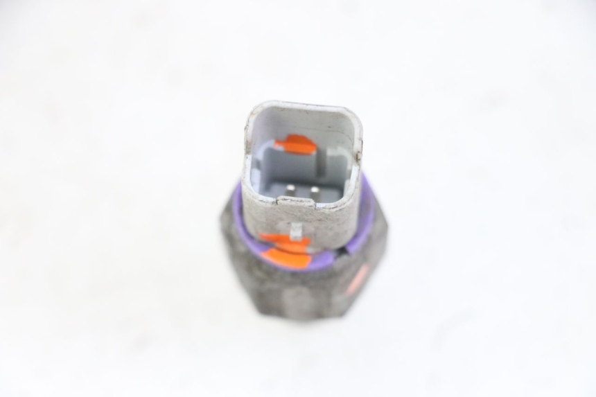 photo de SENSOR DE PRESIÓN DE ACEITE DE FRENO PIAGGIO MP3 125 (2006 - 2014)