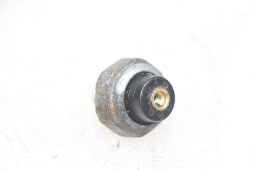 photo de SENSOR DE PRESIÓN DE ACEITE SUZUKI BURGMAN 650 (2002 - 2004)