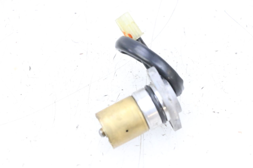 photo de SENSOR PRESION ACEITE YAMAHA TDM ABS 900 (2002 - 2014) - Primer plano técnico