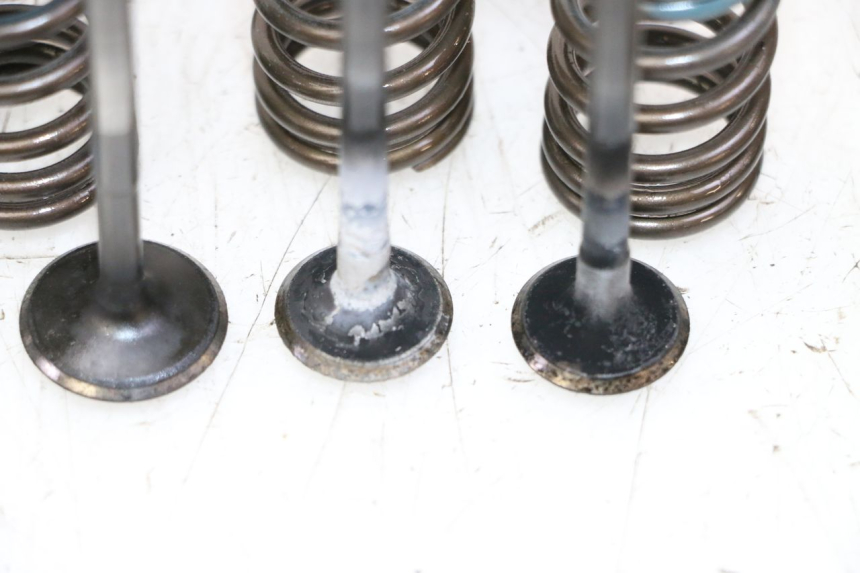 photo de VALVULA MOTOR SUZUKI BURGMAN 125 (2007 - 2014)