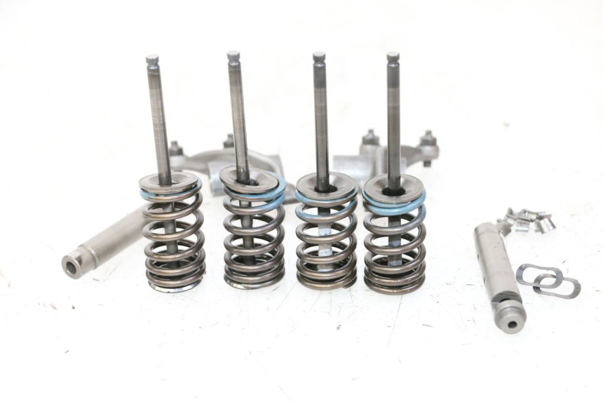 photo de VALVULA MOTOR SUZUKI BURGMAN 125 (2007 - 2014)