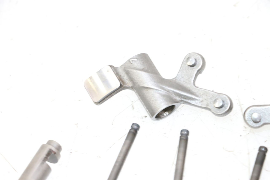 photo de VALVULA MOTOR SUZUKI BURGMAN 125 (2007 - 2014)