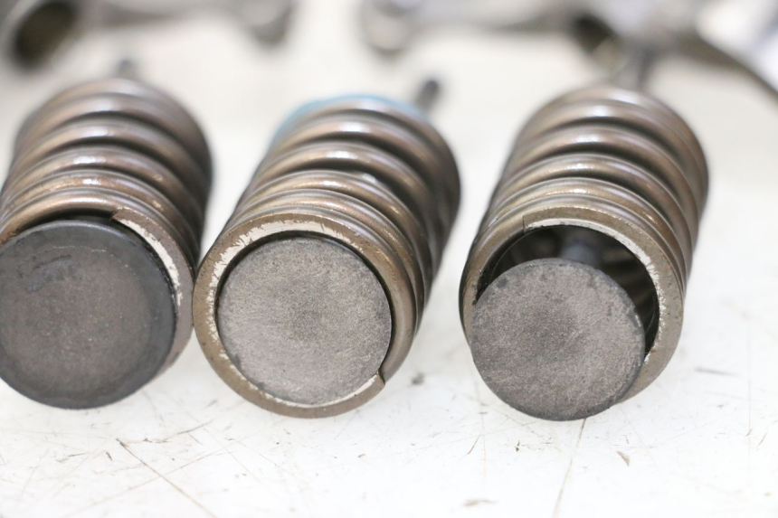 photo de VALVULA MOTOR SUZUKI BURGMAN 125 (2007 - 2014)