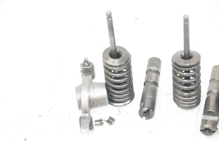 photo de VALVULA MOTOR PEUGEOT KISBEE 4T 50 (2018 - 2022)