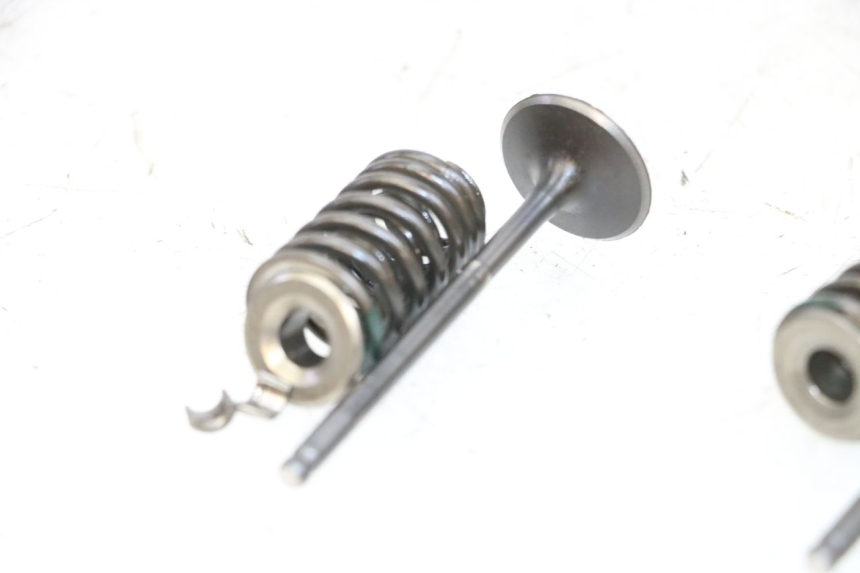 photo de VALVULA MOTOR KYMCO LIKE 125 (2009 - 2016) - Zoom estado de uso