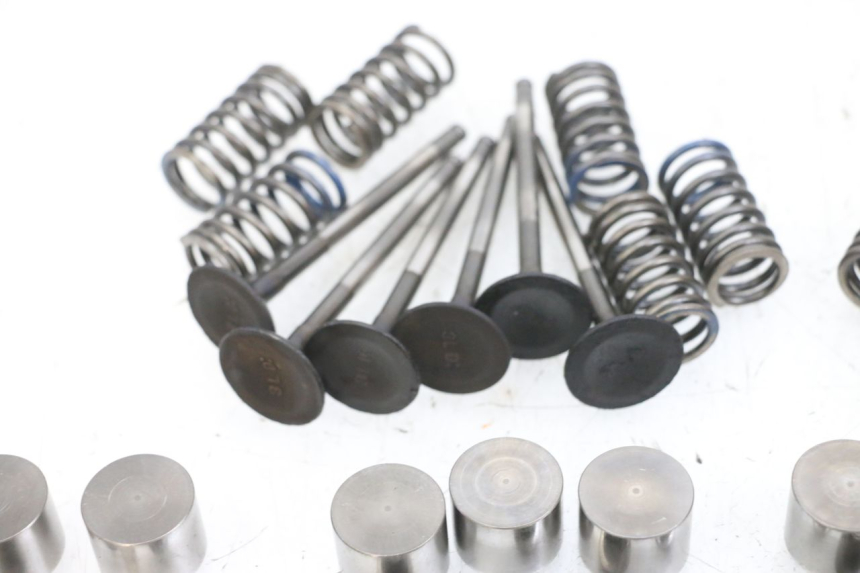 photo de VALVULA MOTOR YAMAHA TDM ABS 900 (2002 - 2014) - Otra perspectiva