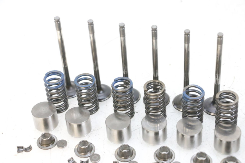 photo de VALVULA MOTOR YAMAHA TDM ABS 900 (2002 - 2014) - Detalles de los puntos de fijación