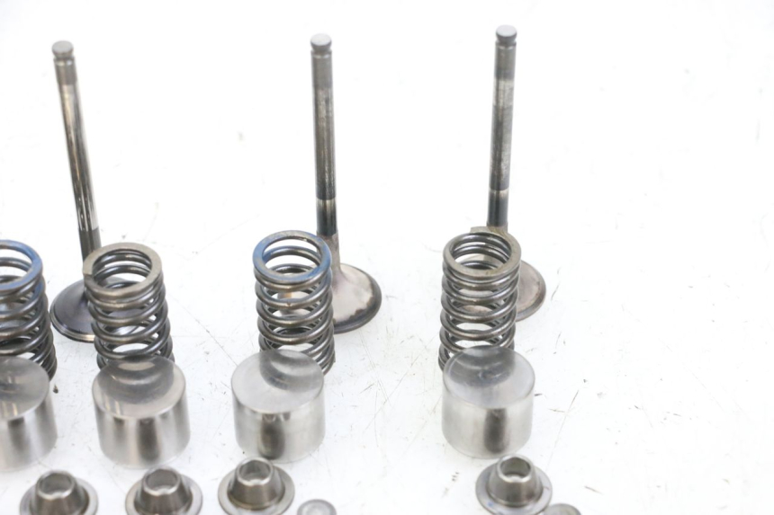 photo de VALVULA MOTOR YAMAHA TDM ABS 900 (2002 - 2014) - Estado de la superficie y material