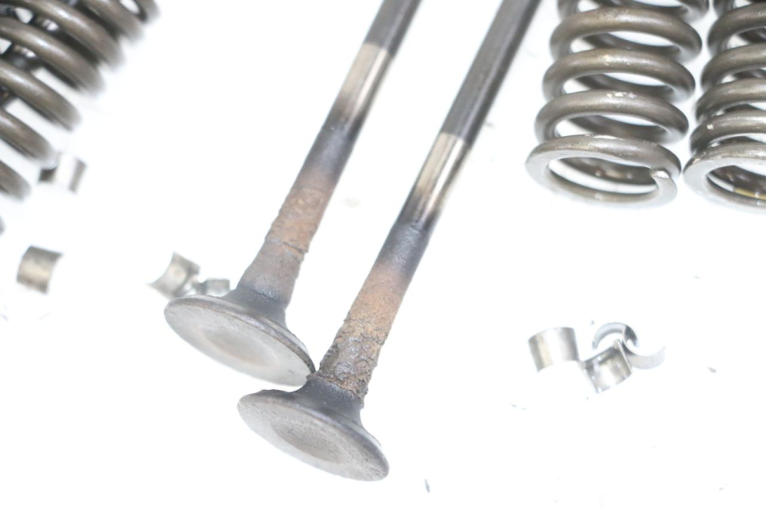 photo de VALVULA MOTOR PIAGGIO VESPA GRANTURISMO 200 (2004 - 2005)