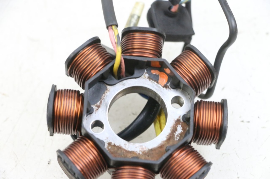 photo de STATOR KYMCO LIKE 125 (2009 - 2016) - Detalles de los puntos de fijación