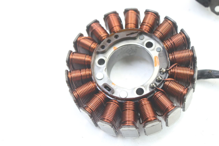 photo de STATOR SUZUKI BURGMAN 125 (2015 - 2017)