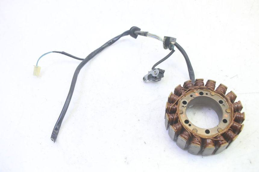 photo de STATOR YAMAHA TDM ABS 900 (2002 - 2014) - Primer plano técnico