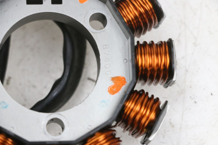 photo de STATOR YAMAHA TRICITY 300 (2020 - 2024) - Detalles de los puntos de fijación