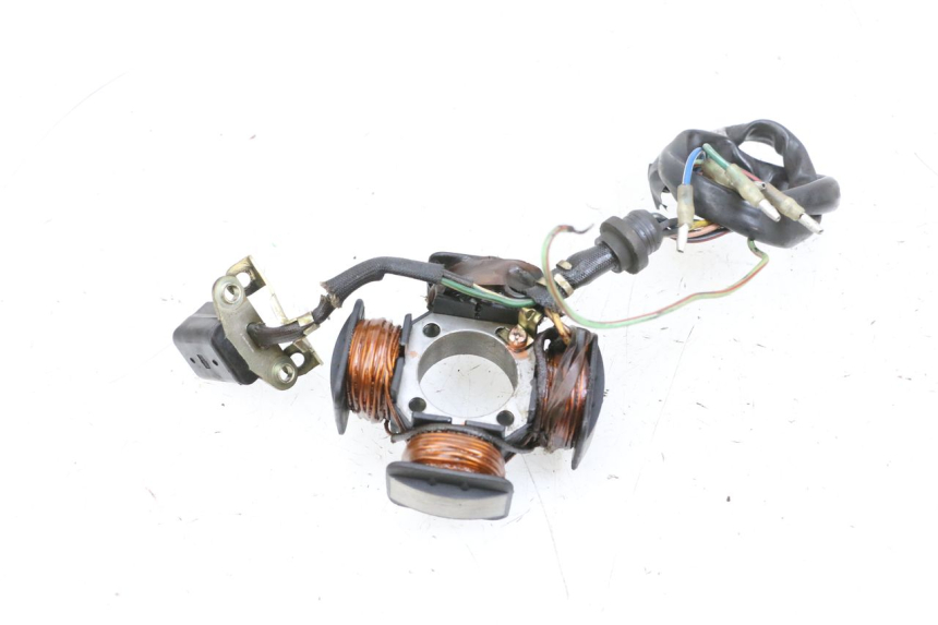 photo de STATOR KYMCO ZING 125 (1997 - 2003) - Detalles de los puntos de fijación