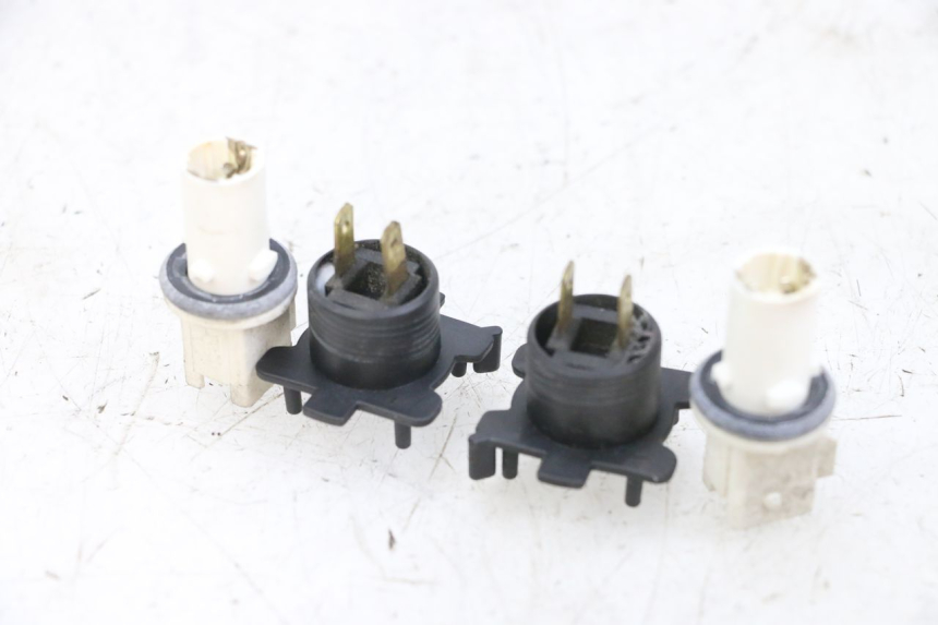 photo de SOPORTE DE BOMBILLA SUZUKI BURGMAN 125 (2007 - 2014) - Detalle de la pieza