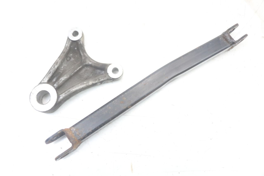 photo de SOPORTE PINZA TRASERO SUZUKI GS F 500 (2004 - 2007)