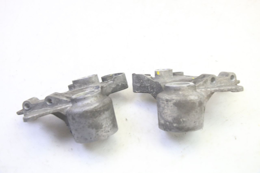 photo de SOPORTE PINZA DELANTERO PIAGGIO MP3 HPE 350 (2018 - 2020) - Detalle de la pieza