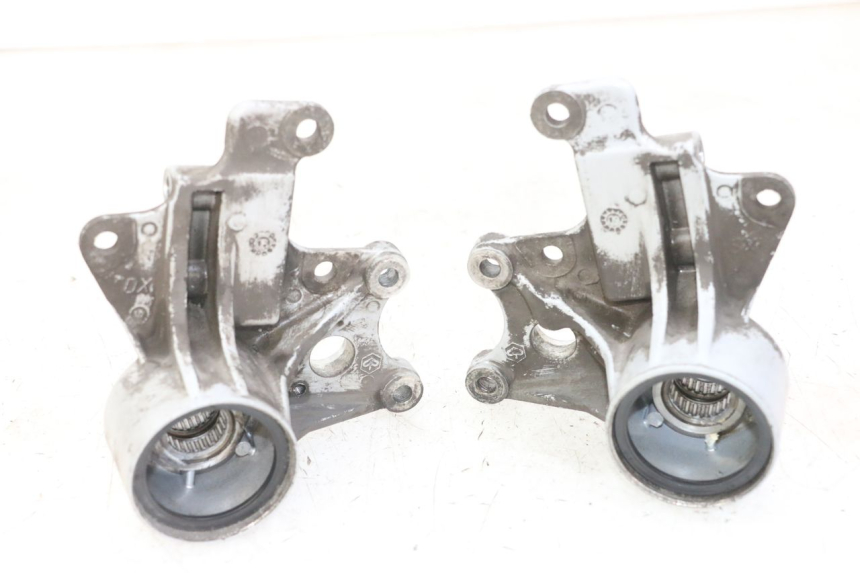photo de SOPORTE PINZA DELANTERO PIAGGIO MP3 LT 400 (2007 - 2012)