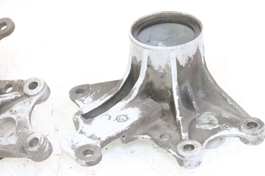photo de SOPORTE PINZA DELANTERO PIAGGIO MP3 LT 400 (2007 - 2012)