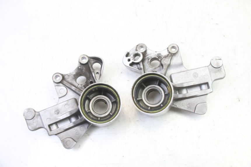 photo de SOPORTE PINZA DELANTERO PIAGGIO MP3 500 (2014 - 2016)