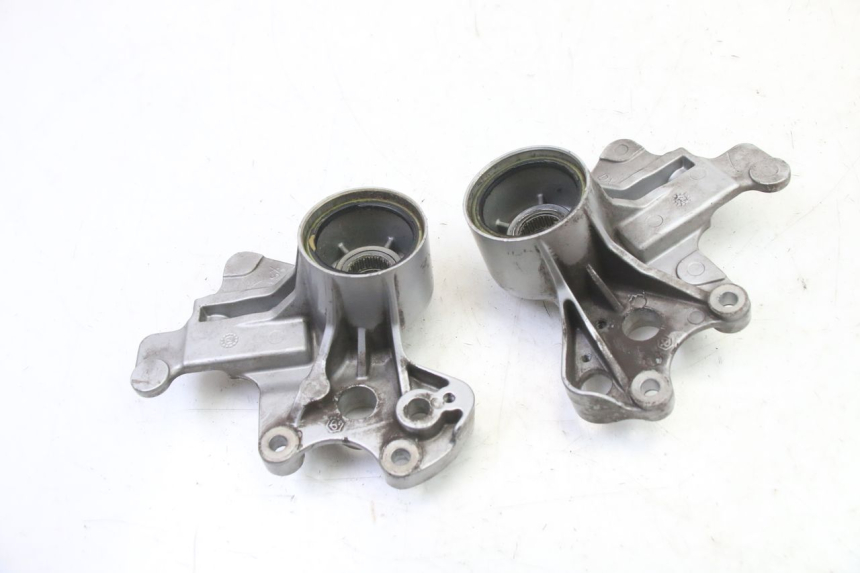 photo de SOPORTE PINZA DELANTERO PIAGGIO MP3 500 (2014 - 2016)
