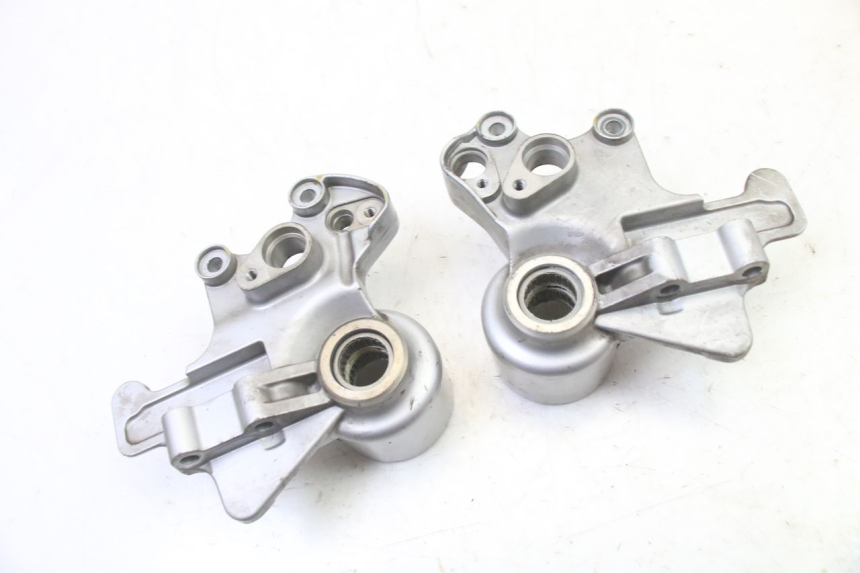 photo de SOPORTE PINZA DELANTERO PIAGGIO MP3 500 (2014 - 2016)