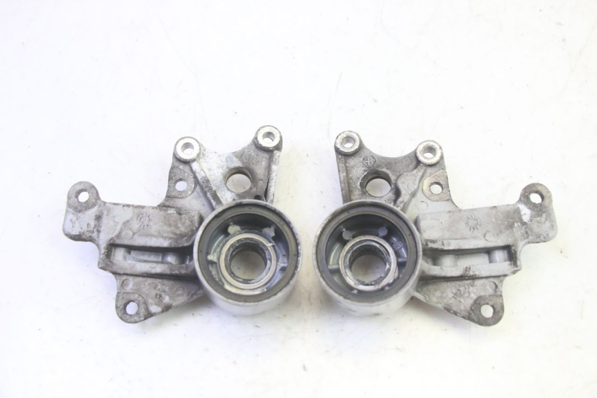 photo de SOPORTE PINZA DELANTERO PIAGGIO MP3 RL 250 (2007 - 2010) - Vista principal