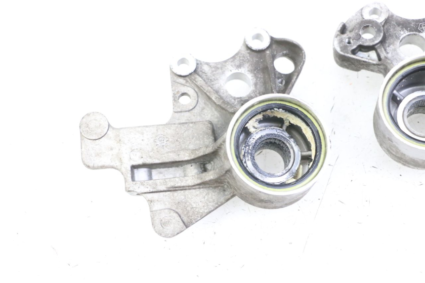 photo de SOPORTE PINZA DELANTERO PIAGGIO MP3 500 (2014 - 2016)