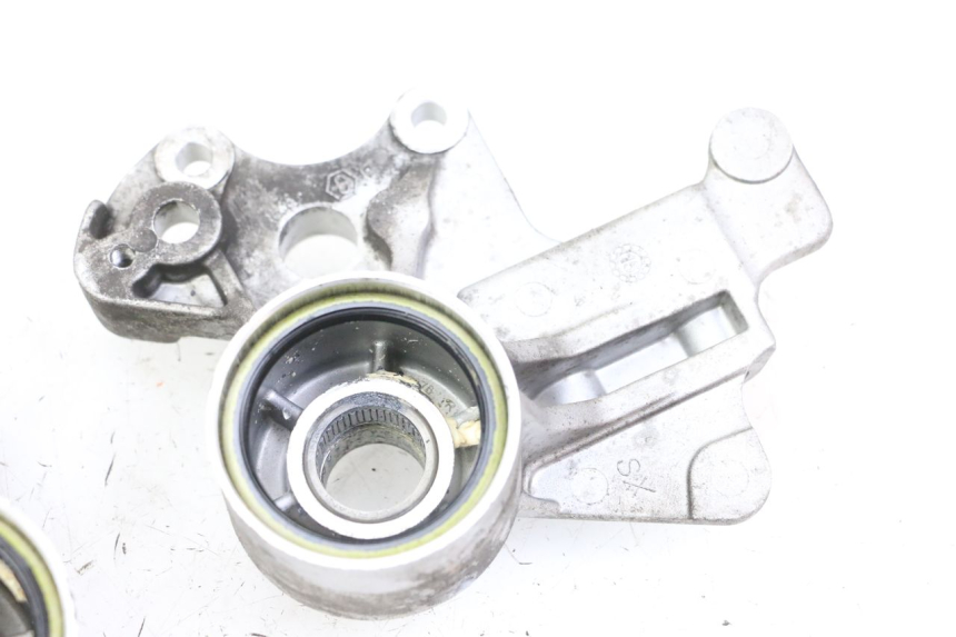 photo de SOPORTE PINZA DELANTERO PIAGGIO MP3 500 (2014 - 2016)
