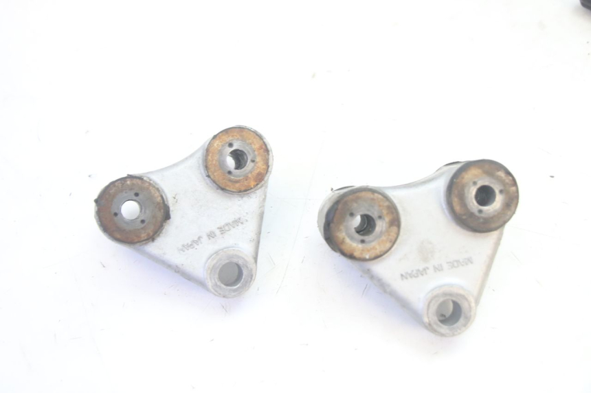 photo de SOPORTE MOTOR KAWASAKI GPZ RX 1000 (1986 - 1988) - Primer plano técnico
