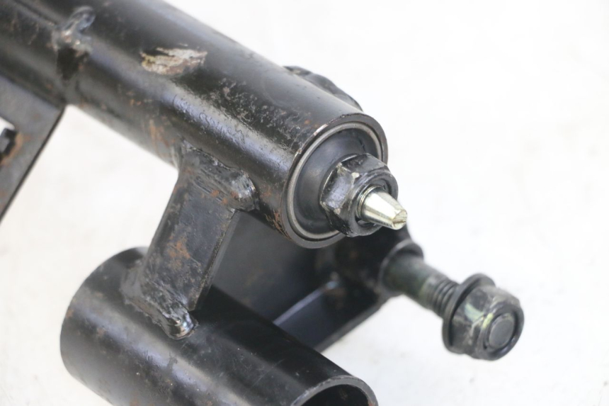 photo de SOPORTE MOTOR PEUGEOT KISBEE 2T 50 (2018 - 2022)
