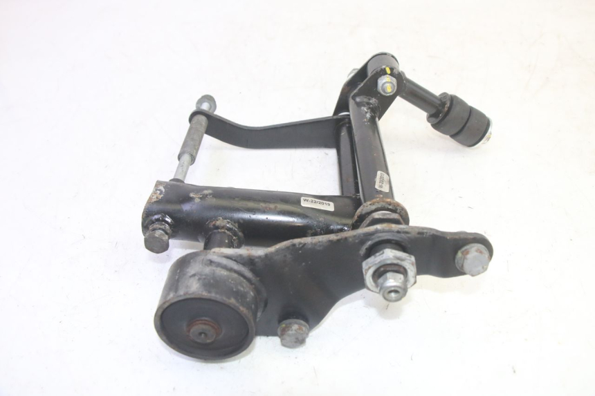 photo de SOPORTE MOTOR PIAGGIO MP3 HPE 350 (2018 - 2020) - Otra perspectiva