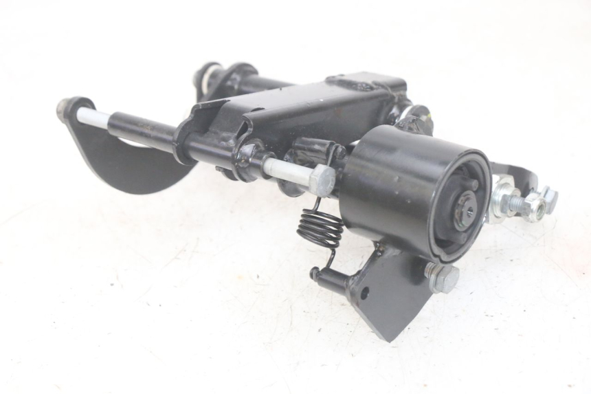 photo de SOPORTE MOTOR PIAGGIO MP3 HPE 300 (2019 - 2026) - Primer plano técnico