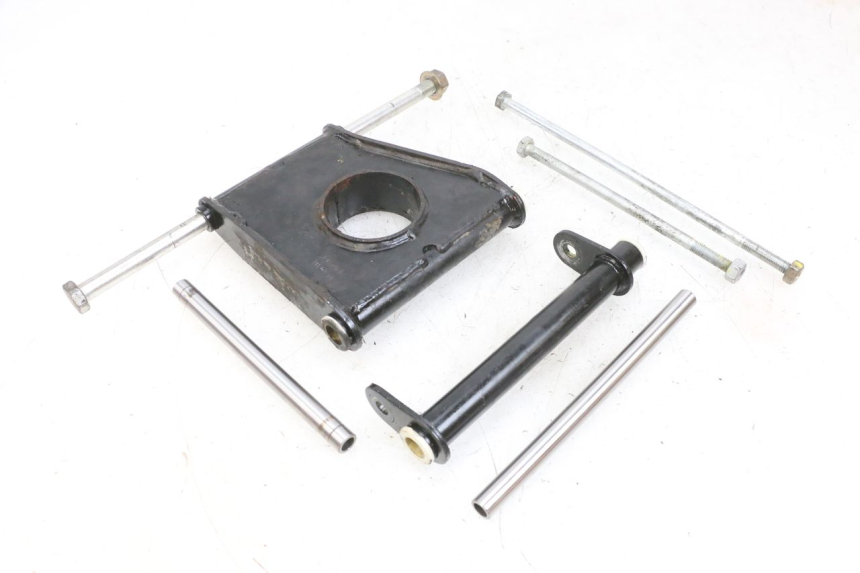 photo de SOPORTE DEL MOTOR PIAGGIO MP3 LT 400 (2007 - 2012) - Zoom sobre los componentes