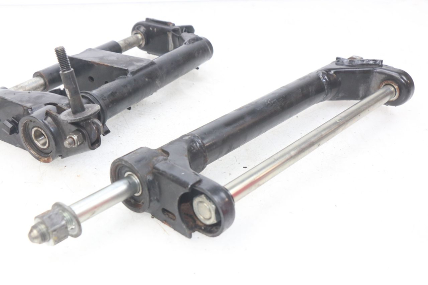 photo de SOPORTE DEL MOTOR PEUGEOT GEOPOLIS 400 (2007 - 2013)