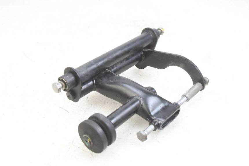 photo de SOPORTE DEL MOTOR PIAGGIO MEDLEY 125 (2016 - 2023)