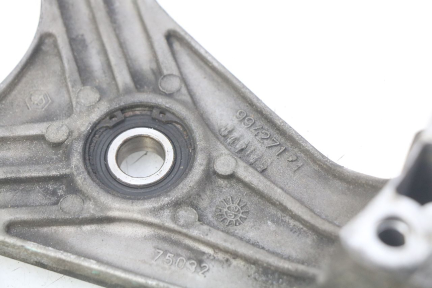 photo de SOPORTE DEL MOTOR PIAGGIO X9 EVOLUTION 500 (2003 - 2005)