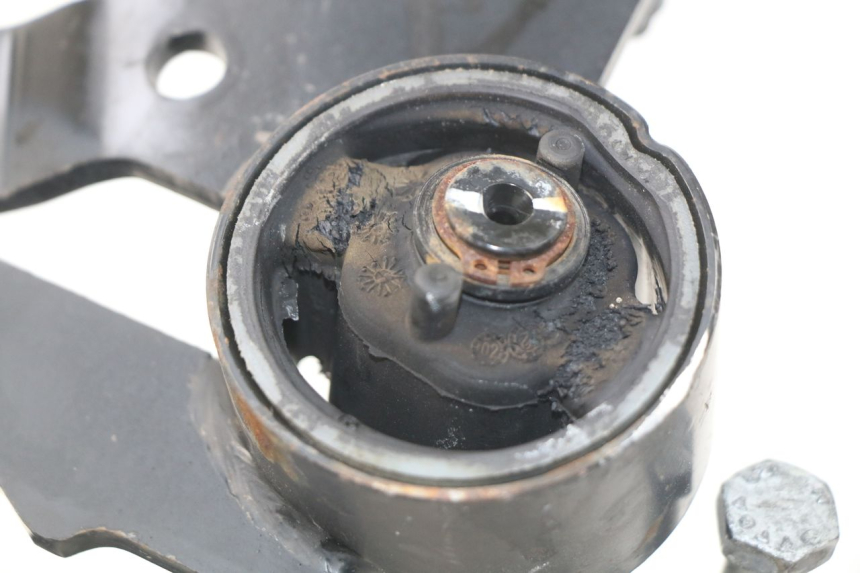 photo de SOPORTE MOTOR PEUGEOT SATELIS 300 (2012 - 2015) - Zoom estado de uso