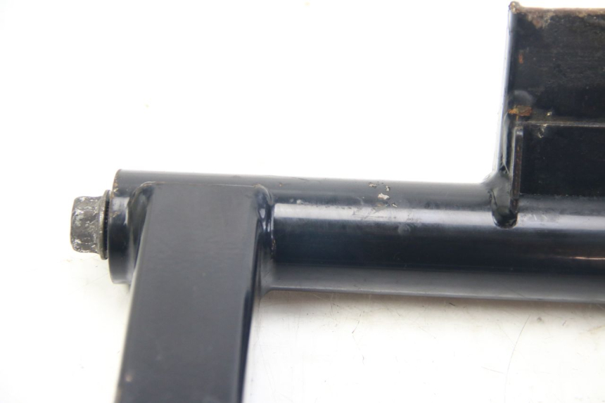 photo de SOPORTE DEL MOTOR SUZUKI SIXTEEN 125 (2008 - 2010)