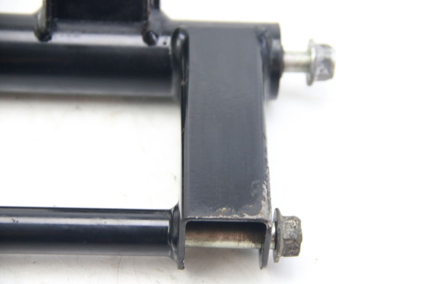 photo de SOPORTE DEL MOTOR SUZUKI SIXTEEN 125 (2008 - 2010)