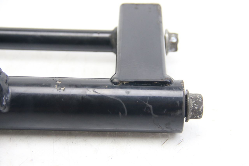 photo de SOPORTE DEL MOTOR SUZUKI SIXTEEN 125 (2008 - 2010)